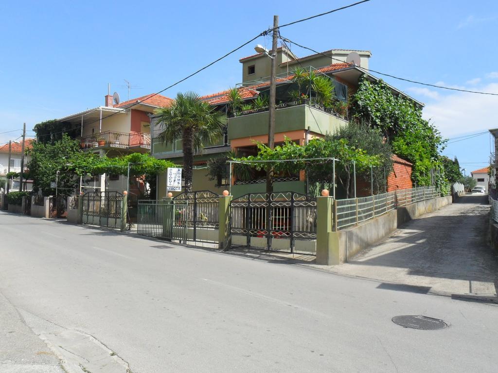Apartmani Yucca Trogir Buitenkant foto